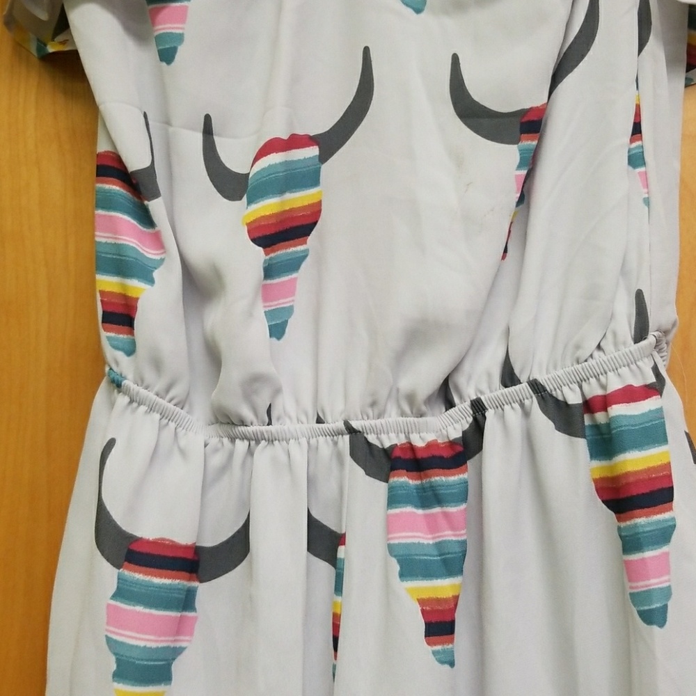 Peach Love Bull Design Cold Shoulder Romper - Picture 2 of 4